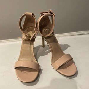 WOW stunning strapless sandals with buckle strap